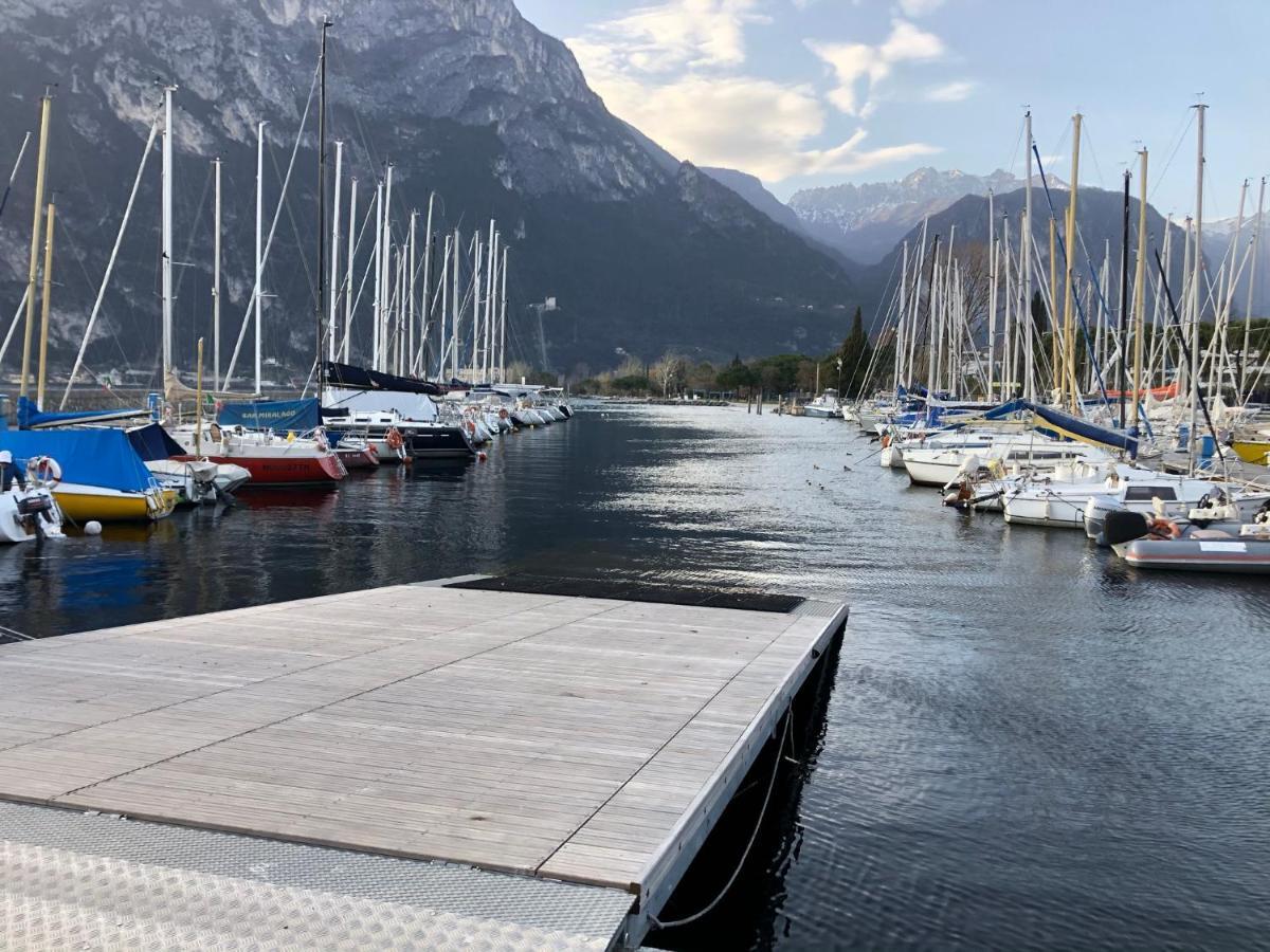 North Lake Riva Apartment, Steps From The Garda Lake Екстериор снимка