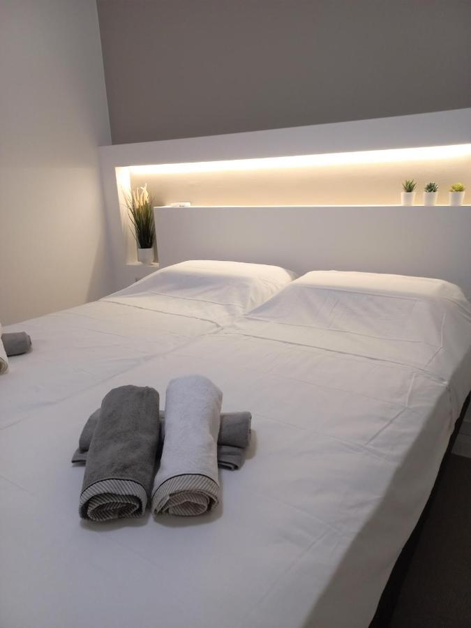 North Lake Riva Apartment, Steps From The Garda Lake Екстериор снимка