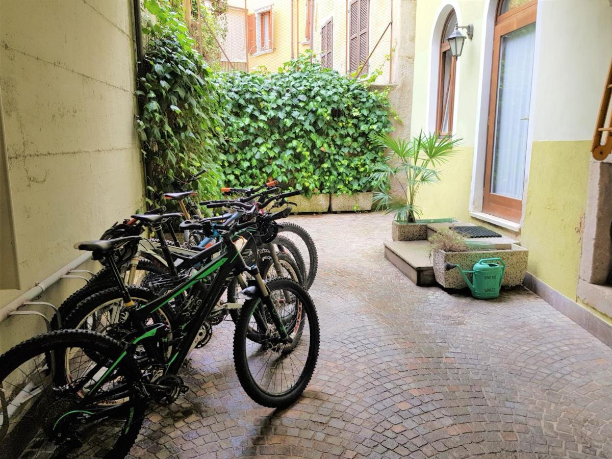 North Lake Riva Apartment, Steps From The Garda Lake Екстериор снимка