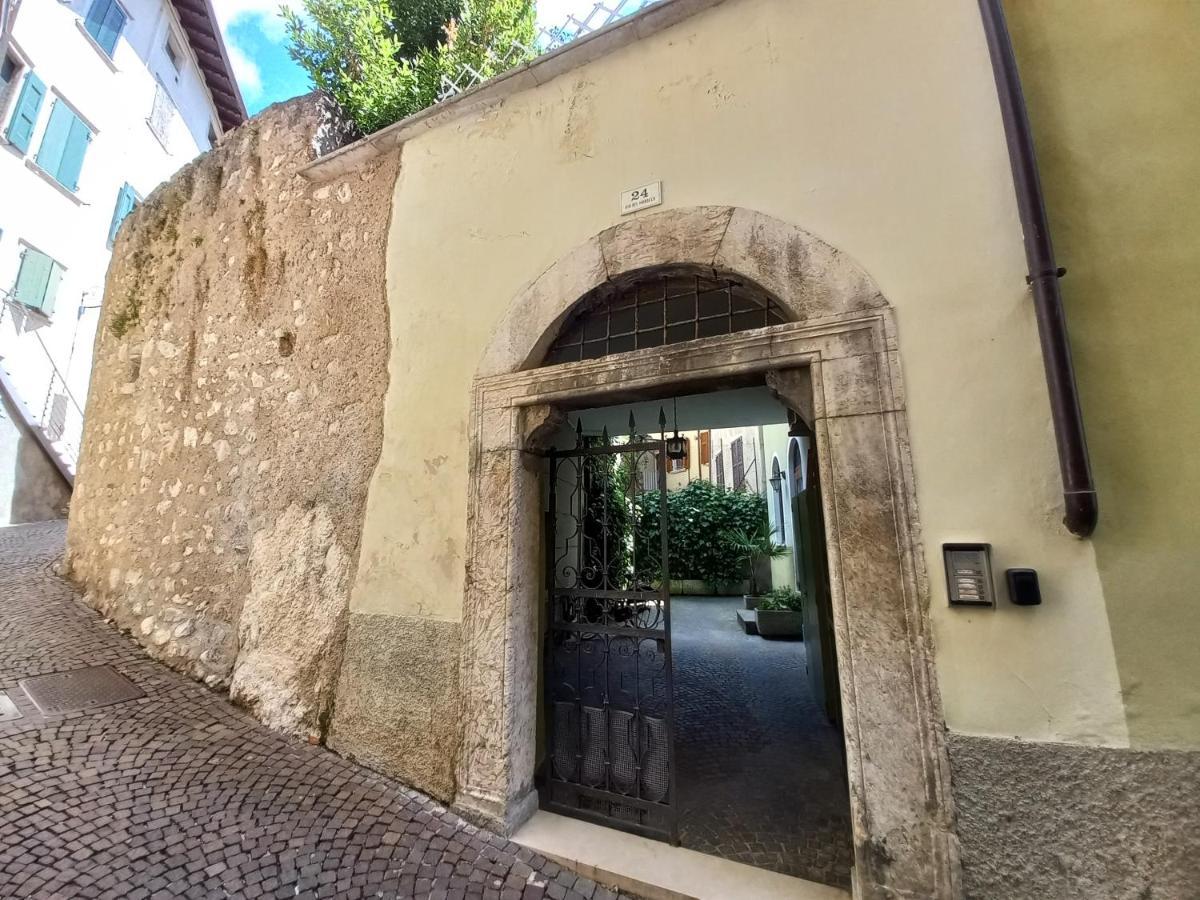 North Lake Riva Apartment, Steps From The Garda Lake Екстериор снимка